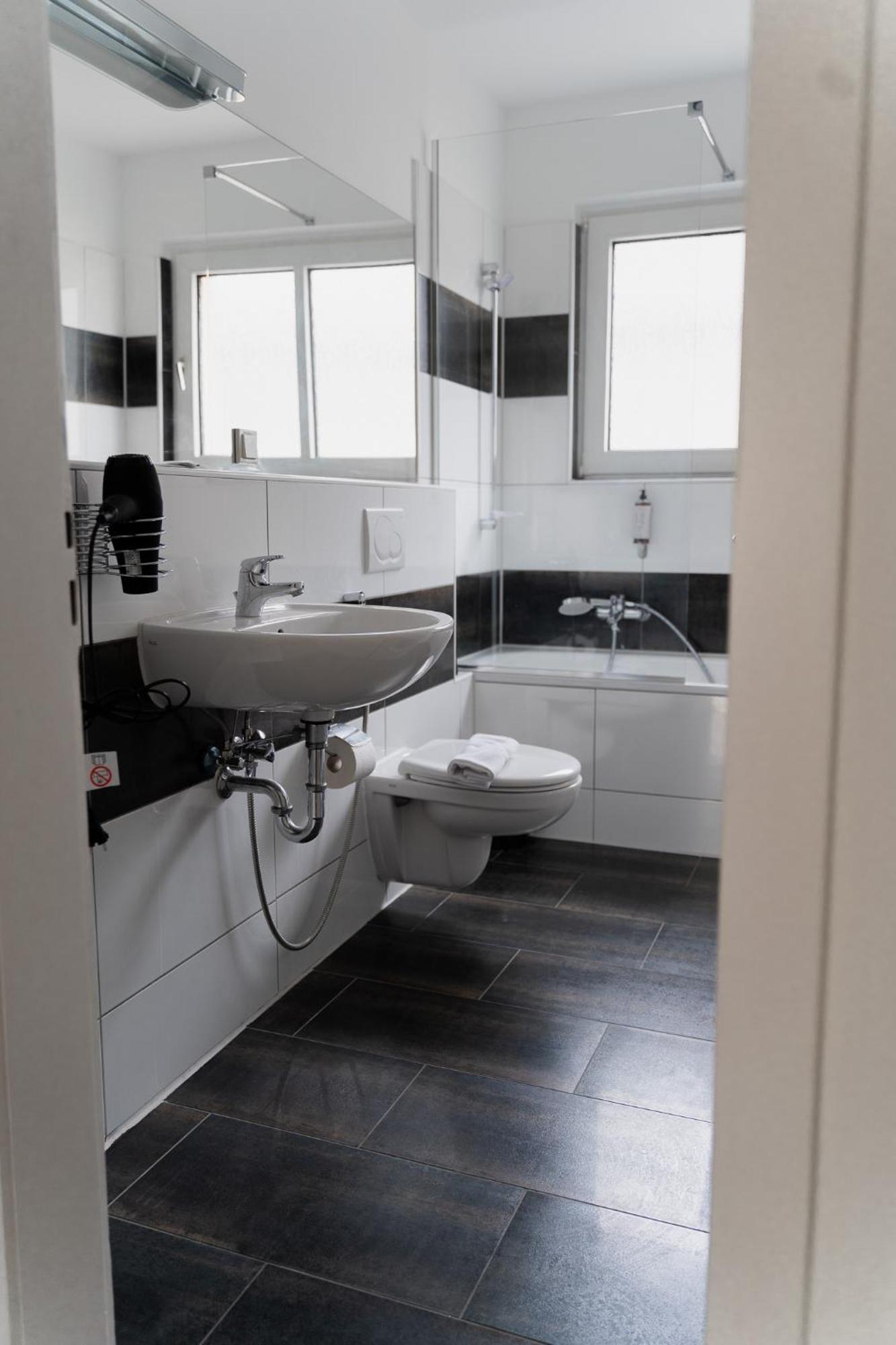 Gemuetliche & Individuelle Ferienwohnungen In Krefeld - Junik Apartments Room photo